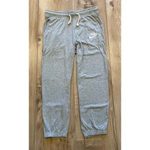 Nike Lightweight Capri Jogger